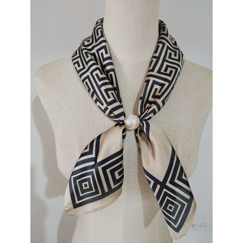 Scarf T&S Aliki Scarf w. magnetic pearl Scarf aw1