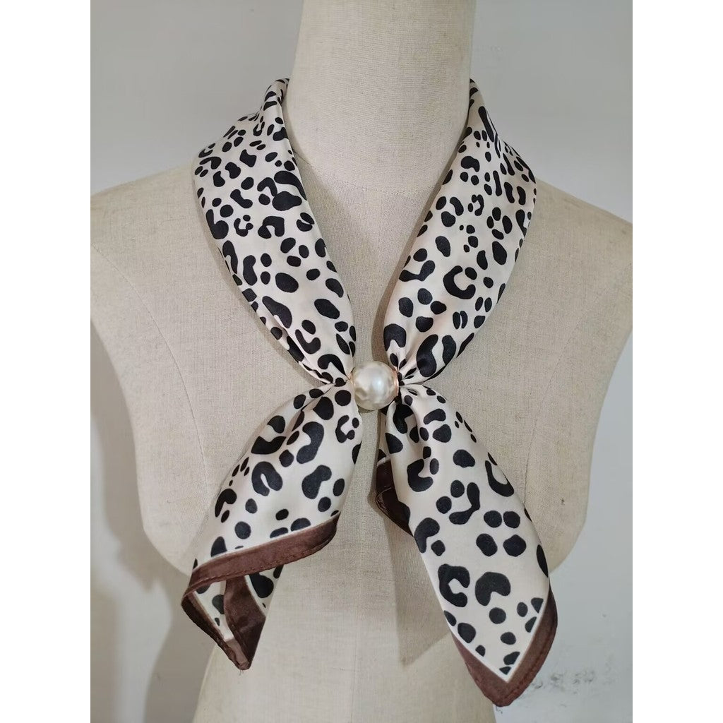Scarf T&S Aliki Scarf w. magnetic pearl Scarf aw12