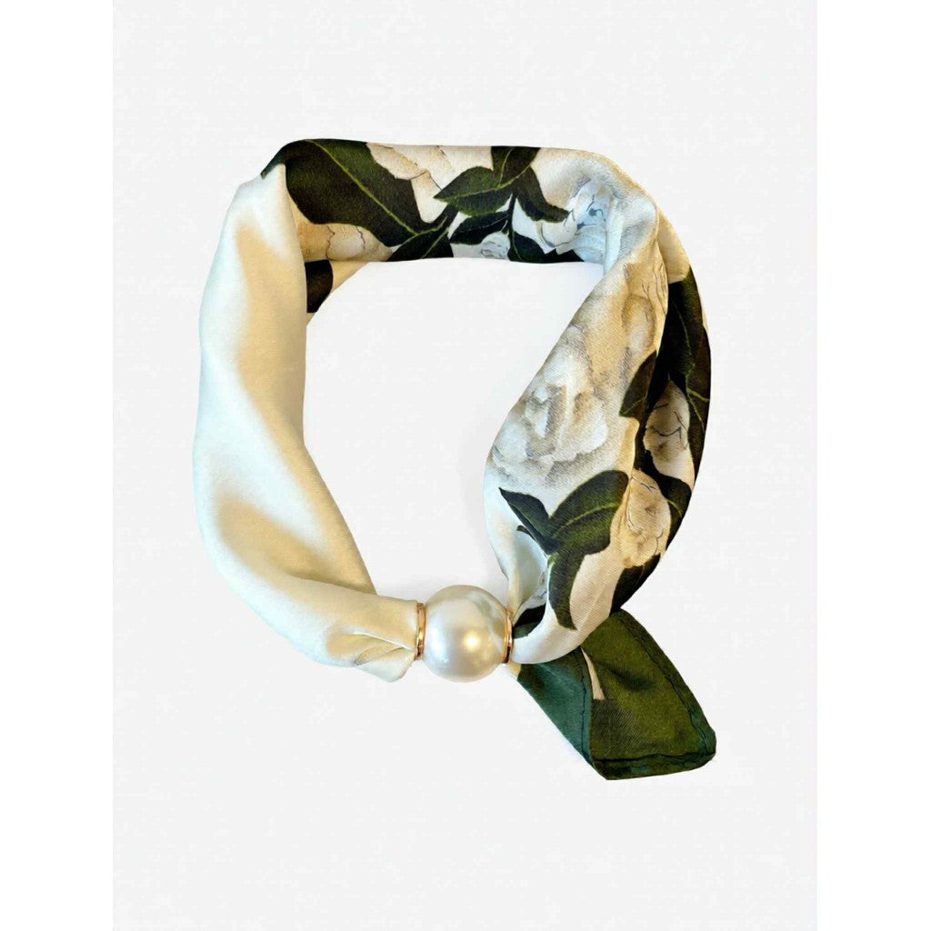 Scarf T&S Chloe Scarf w. magnetic pearl Scarf White-green