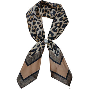 Scarf T&S Aliki Scarf w. magnetic pearl Scarf Leo
