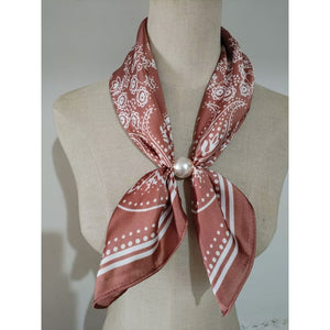 Scarf T&S Aliki Scarf w. magnetic pearl Scarf aw18