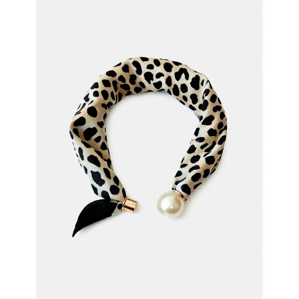 Jewelry T&S Chloe Scarf w. magnetic pearl Scarf Spots black/white