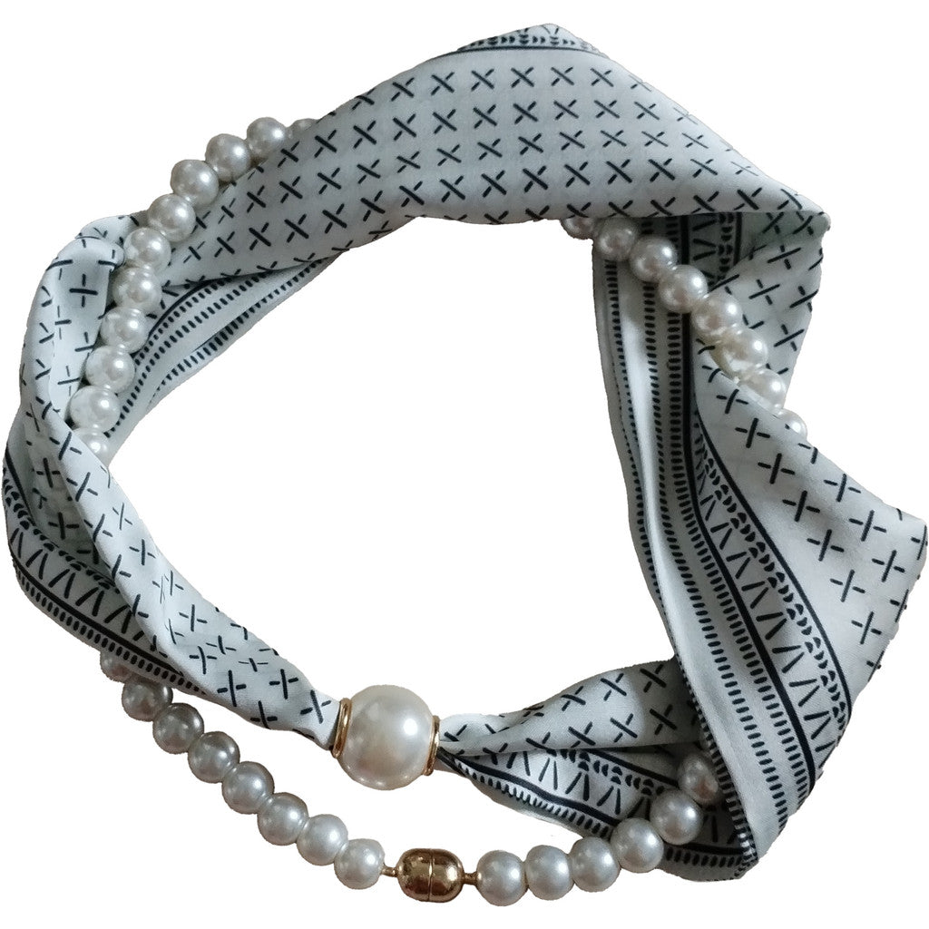 Scarf T&S Kim Scarf w. magnetic pearl and necklace Scarf X/scarf
