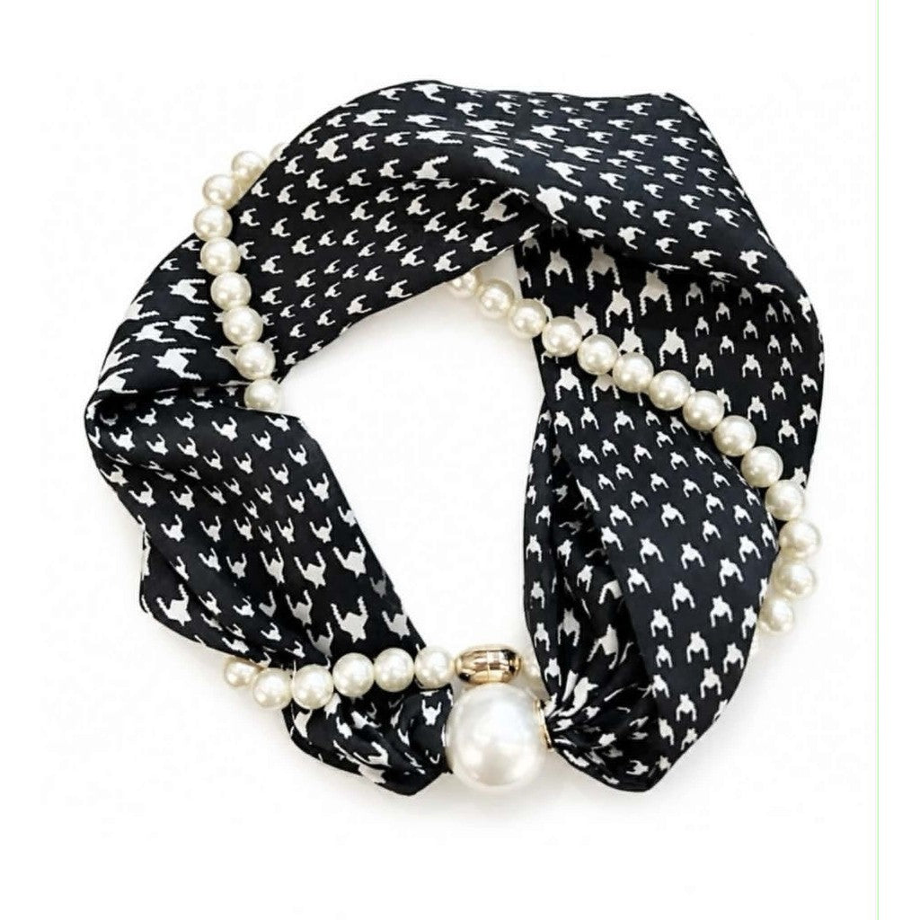 Scarf T&S Kim Scarf w. magnetic pearl and necklace Scarf aw1